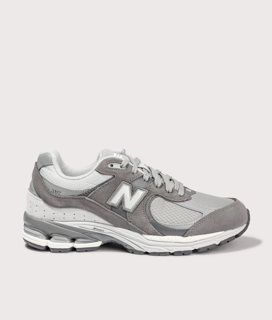 New Balance Mens 2002R Sneakers